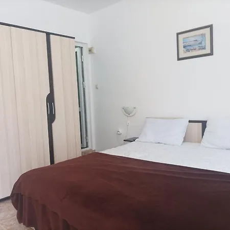 Family Bohemi Ii Guest house Primorsko